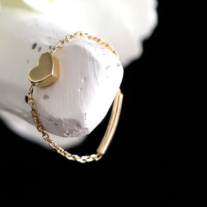 Customized Silver Jewelry For Unique Style ADDISON LOVE HEART CHAIN RING