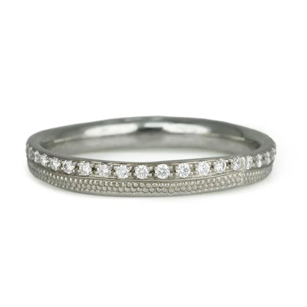 Unmissable Discounts On Timeless Jewelry Pieces White Gold and Pave Diamond "Stardust" Ring