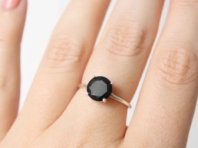 Seasonal Jewelry Deals – Elevate Your Style Black Spinel Ring, 8mm Round