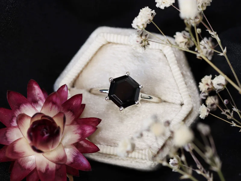 Limited-Time Offer On Premium Jewelry Collections Black Spinel Ring