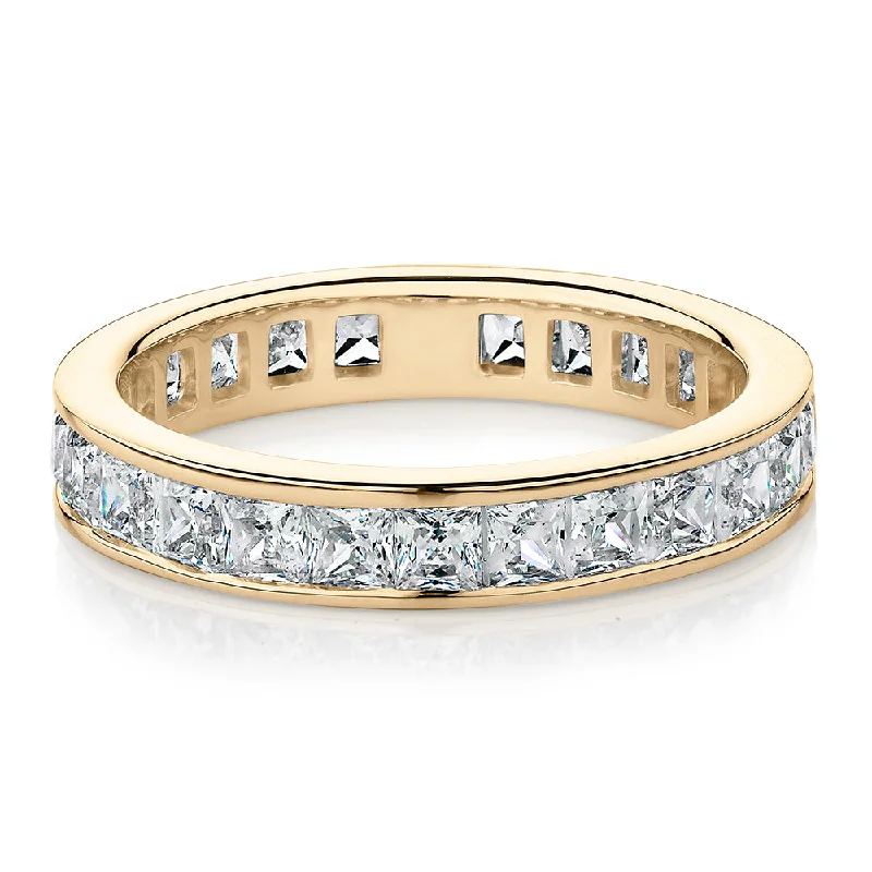 Timeless Beauty, Unbeatable Deals – Jewelry Sale On All-rounder eternity band with 2.5 carats* of diamond simulants in 10 carat yellow gold