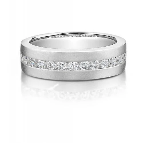 Timeless Beauty, Unbeatable Deals – Jewelry Sale On Dress ring with 1.02 carats* of diamond simulants in 10 carat white gold