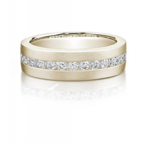 Jewelry Sale Alert – Shop Timeless Elegance Today Dress ring with 1.02 carats* of diamond simulants in 10 carat yellow gold