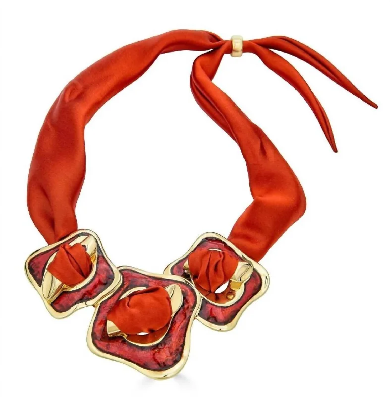 Forme Necklace In Red