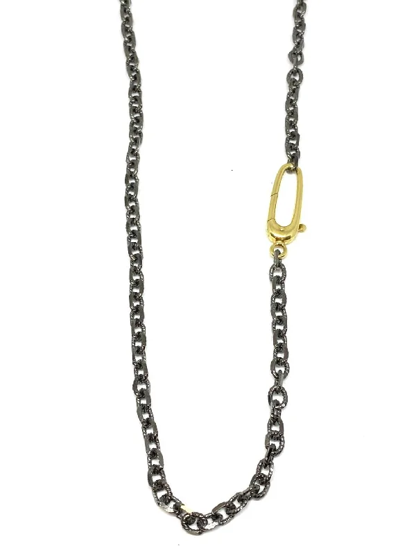 Discounted Jewelry For A Glamorous Look Texured Chain Necklace In Silver