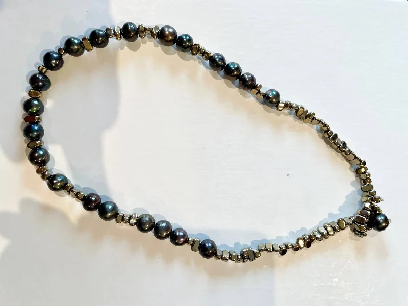 Must-Have Jewelry At Unbelievable Discounts V Lupi 7 Necklace In Black