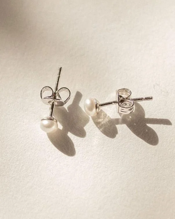 Elegant Jewelry, Exclusive Prices – Shop Now Daily Pearl Stud Earrings