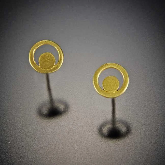 Limited-Time Offer On Elegant Jewelry Pieces Gold Filigree Dot Stud Earrings