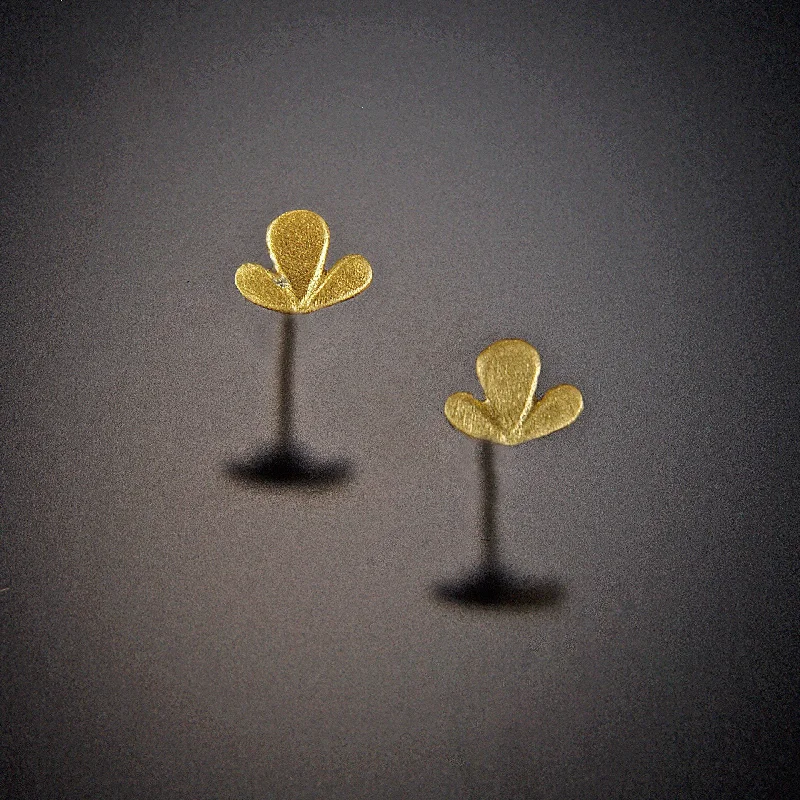 Personalized Jewelry Sale – Unique Pieces At Great Prices Leaf Trio Stud Earrings