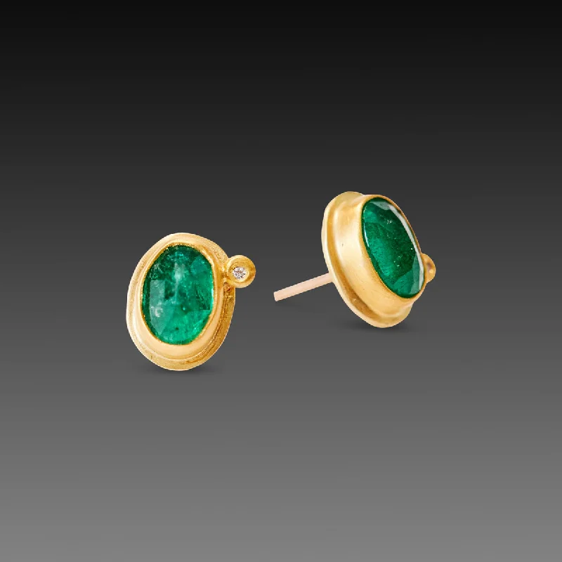 Handmade Pearl Jewelry For Timeless Elegance Oval Emerald Stud Earrings