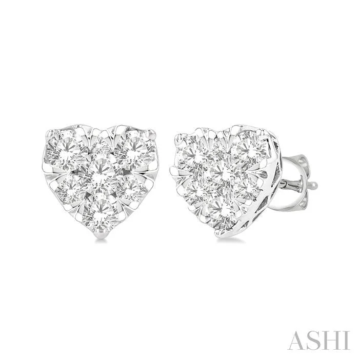 HEART SHAPE LOVEBRIGHT ESSENTIAL DIAMOND STUD EARRINGS