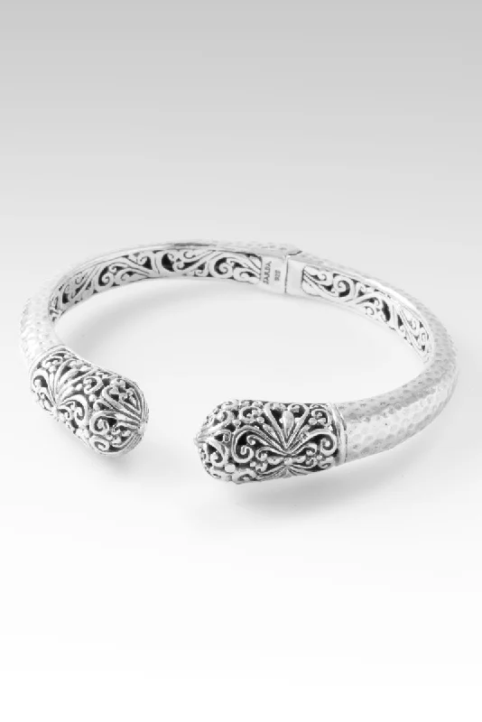 Upgrade Your Jewelry Collection For Less Let Your Light Shine Tip-to-Tip Bracelet™ in Hammered Upgrade Your Jewelry Collection For Less Let Your Light Shine Tip-to-Tip Bracelet™ in Hammered