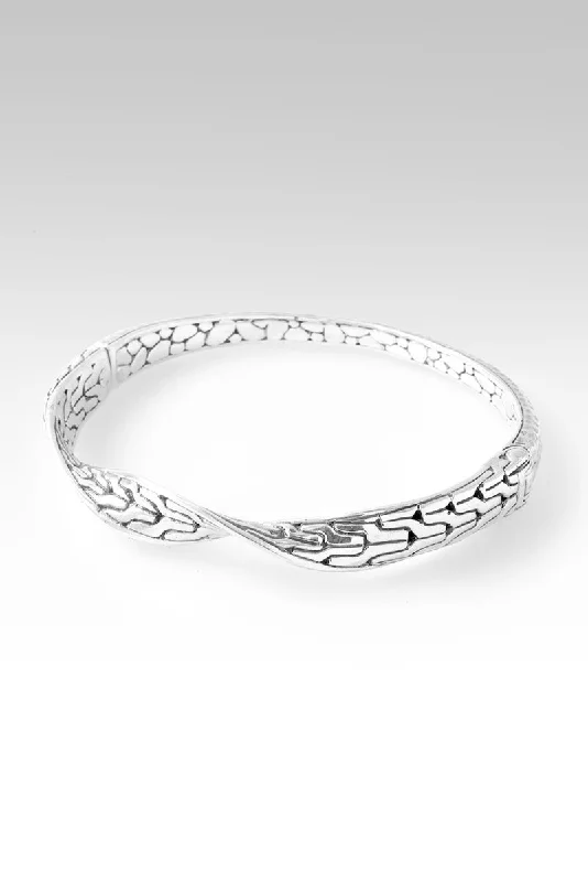 Affordable Glamour – Premium Jewelry At Special Prices Sterling Silver Chainlink & Hammered Renewed Inside And Out Bangle